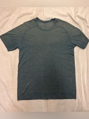 lululemon athletica Men's Short Sleeve Tee in Teal/Slate